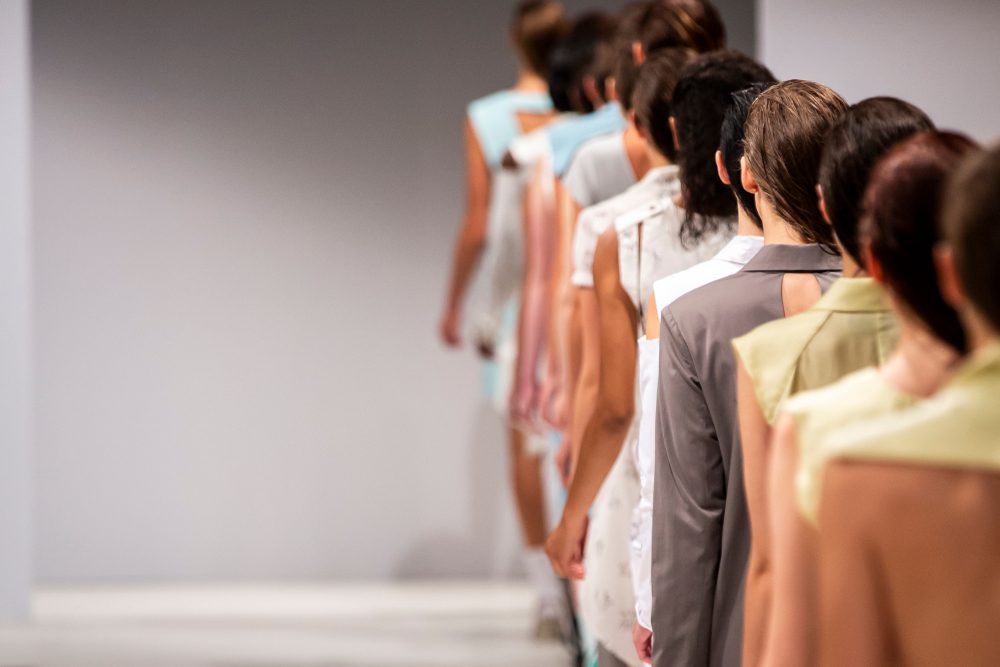 Fra Catwalk til Forbruger: Styrkelse af kundeoplevelsen med Fashion IT-løsninger​